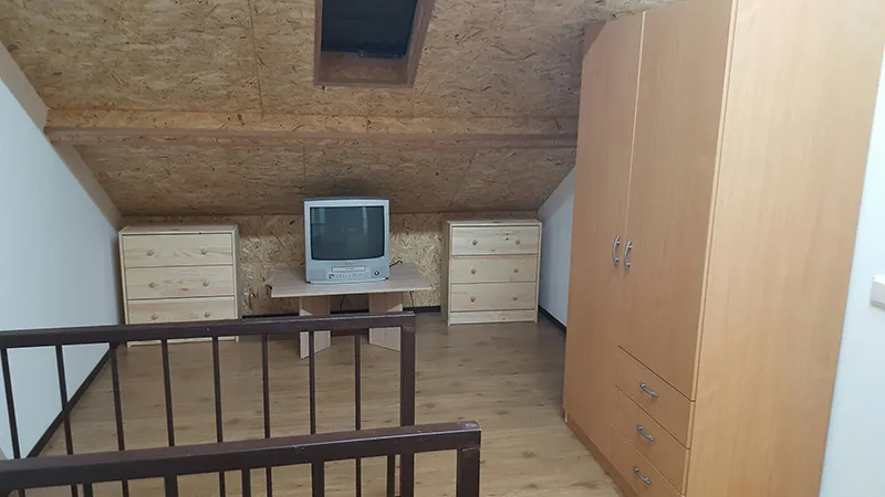 Attic renovation - Development of unconventional attic spaces