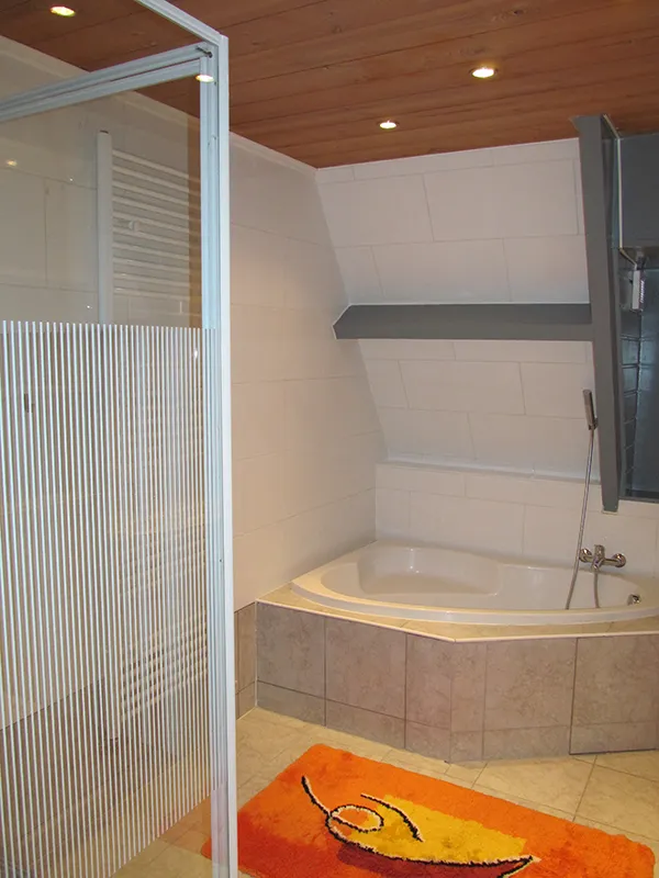 Corner bathtub - Corner bathtub installation