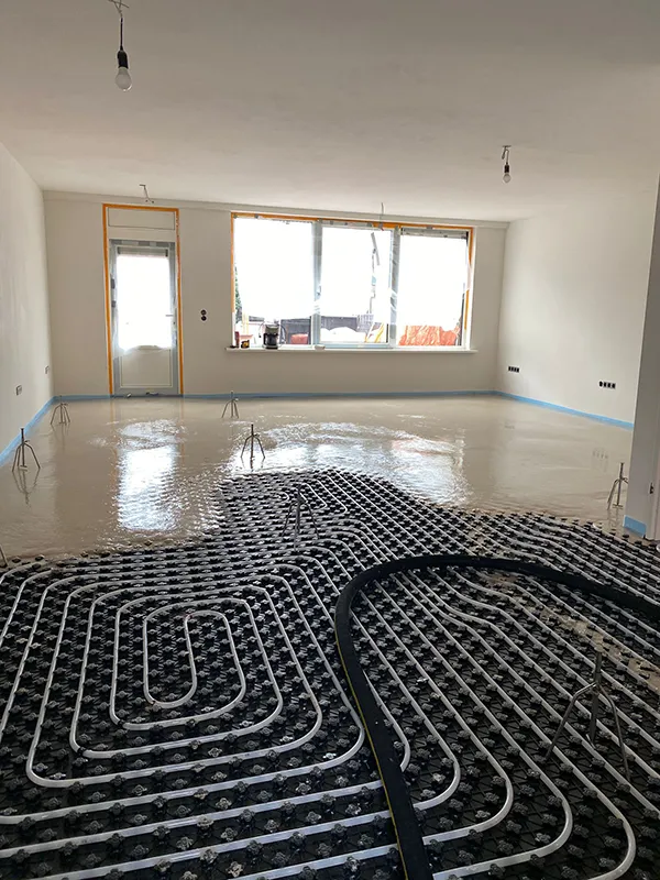Self-leveling floor - Pouring self-leveling floor over heating