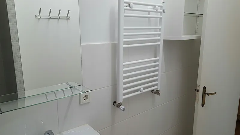 Towel warmer - Installation of a towel warmer